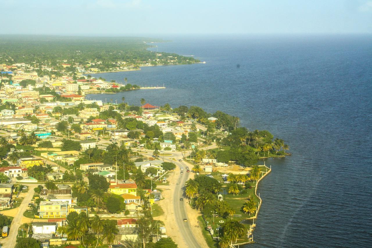 Hotel Maya Corozal Luaran gambar